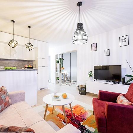 Apartment Una Alipasino With Two Bedrooms ซาราเยโว ภายนอก รูปภาพ